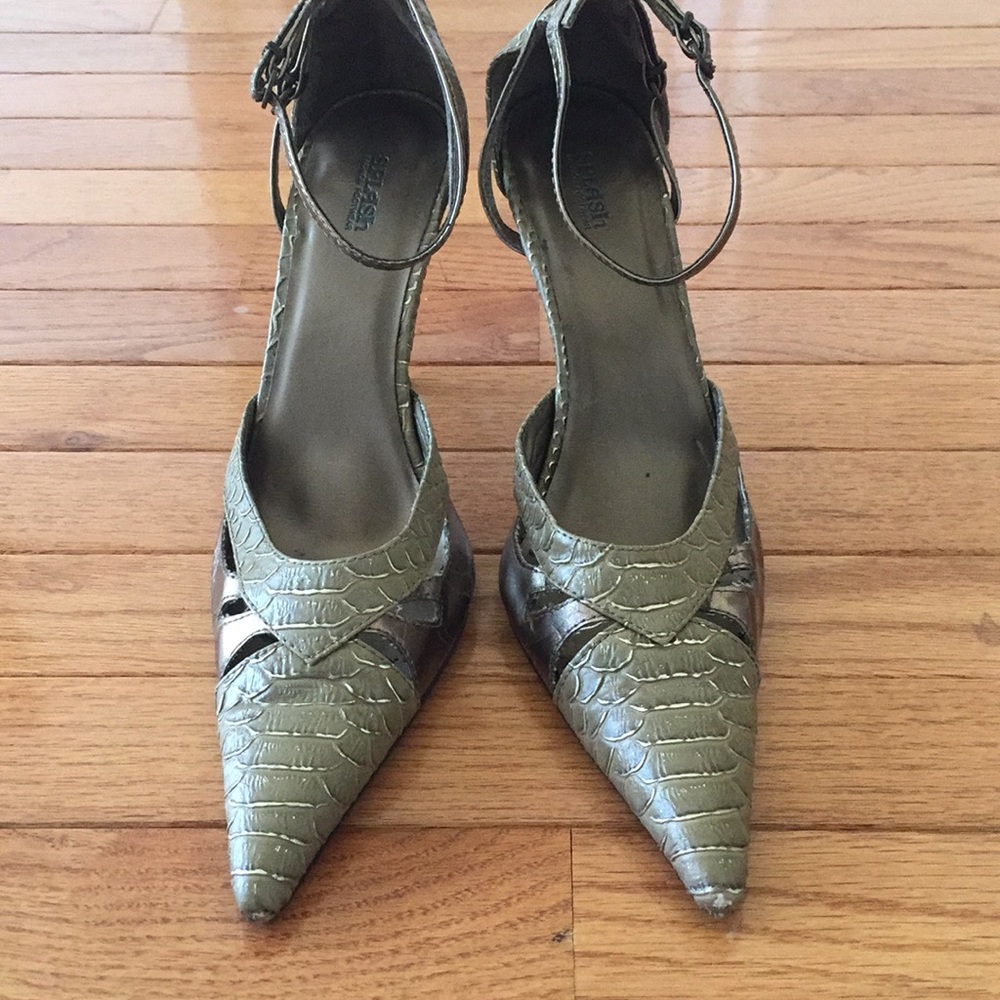 💥Snake print pointed toe heels💥
